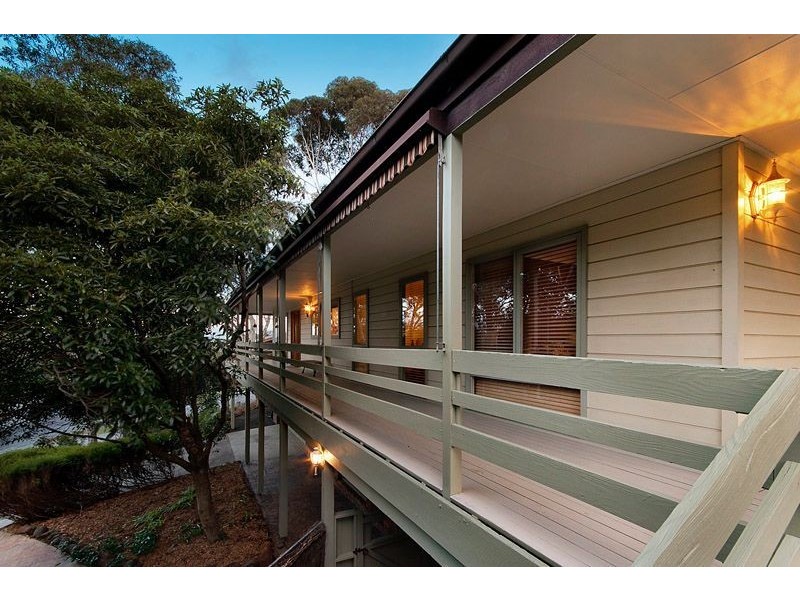 1 Solway Drive, Glen Waverley VIC 3150