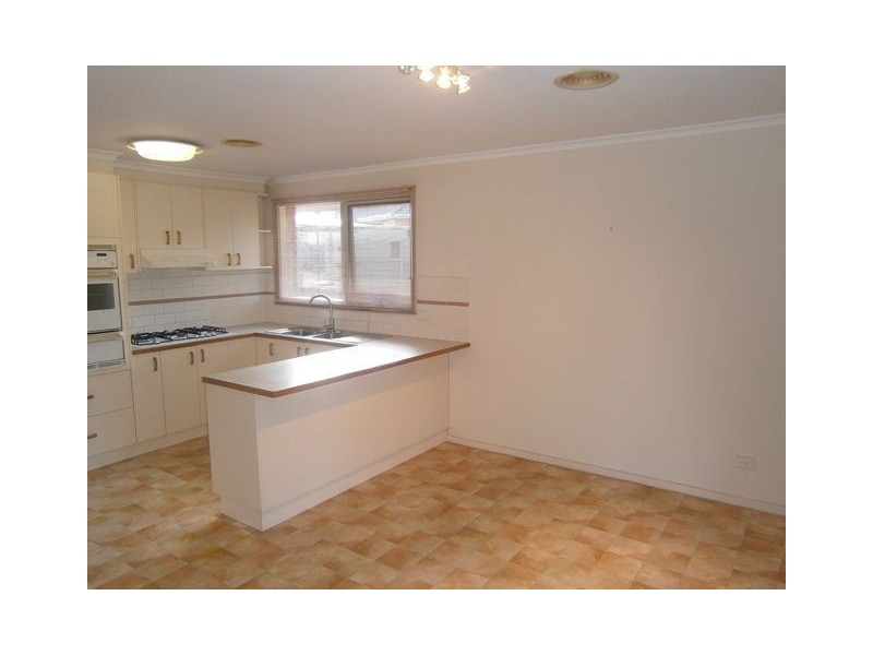 2/16 Biscayne Drive, Mount Waverley VIC 3149