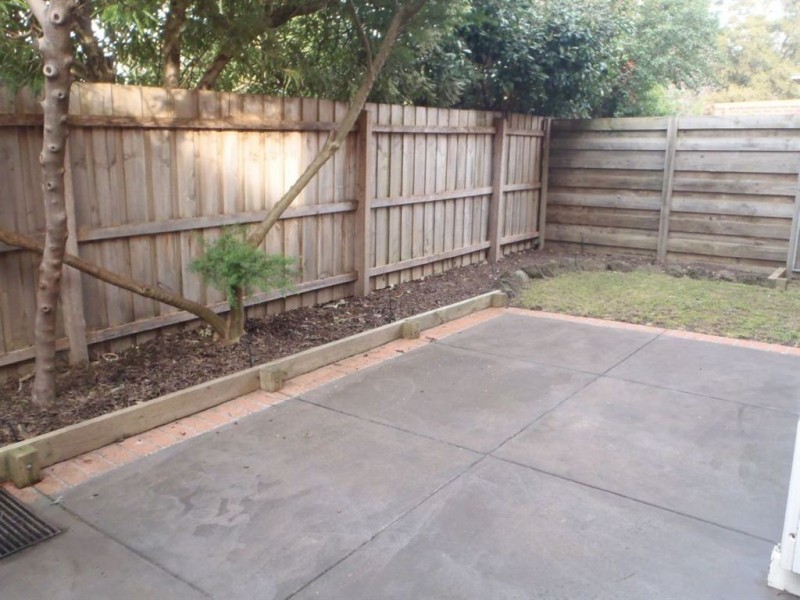 4/1340 High Street Road, Wantirna South VIC 3152