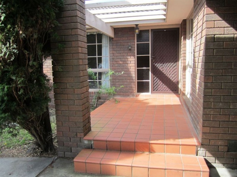 74 King Arthur Drive, Glen Waverley VIC 3150