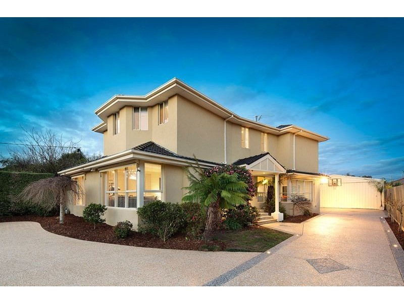 2 Crocus Crescent, Glen Waverley VIC 3150