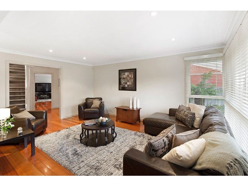 2 Crocus Crescent, Glen Waverley VIC 3150