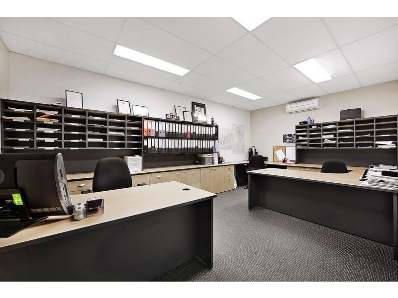 2 Crocus Crescent, Glen Waverley VIC 3150