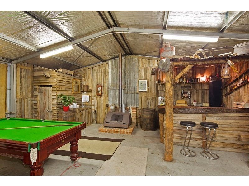 2 Crocus Crescent, Glen Waverley VIC 3150