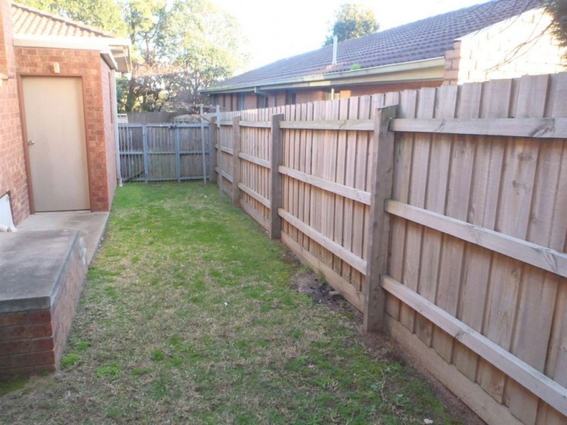1/4 Easton Court, Dandenong North VIC 3175