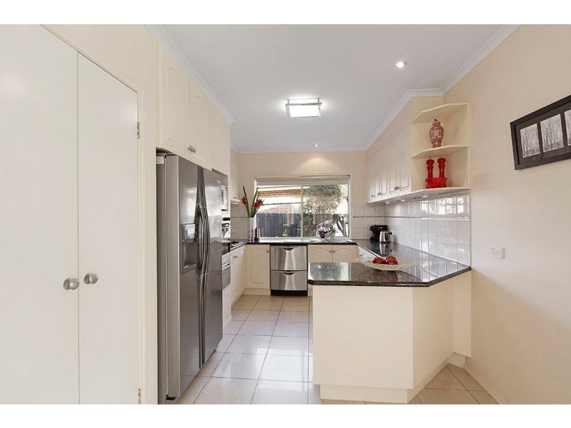 1 Earls Court, Wantirna South VIC 3152