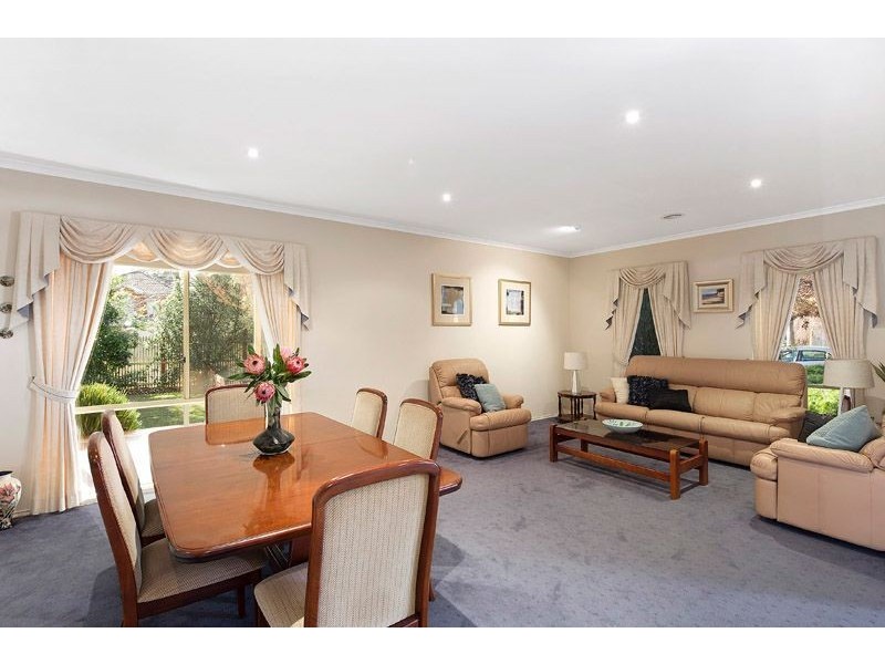 1 Earls Court, Wantirna South VIC 3152