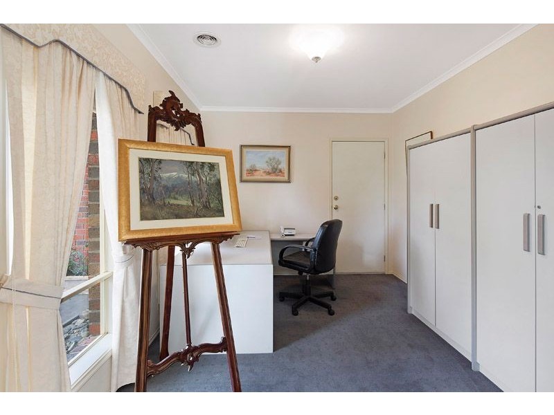 1 Earls Court, Wantirna South VIC 3152