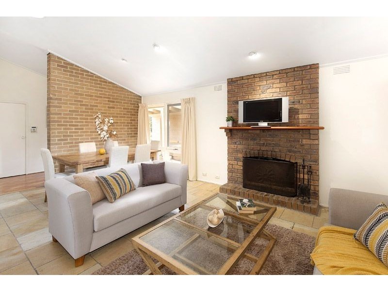 11 Leewarra Drive, Glen Waverley VIC 3150