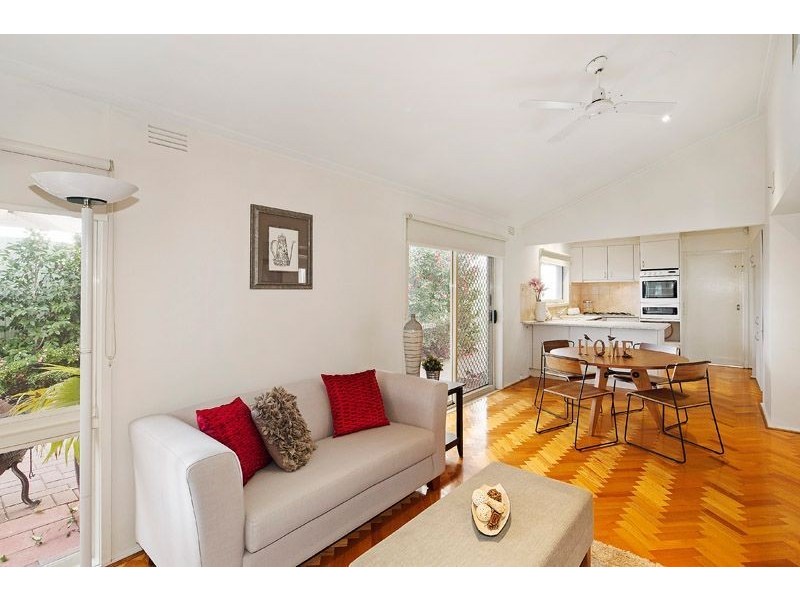 11 Leewarra Drive, Glen Waverley VIC 3150