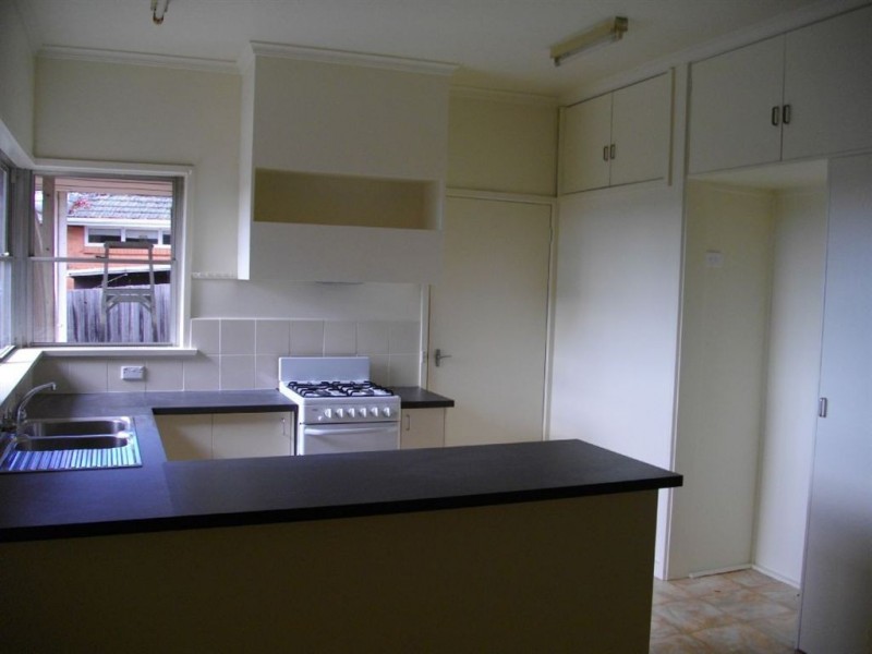 1 Newton Grove, Glen Waverley VIC 3150