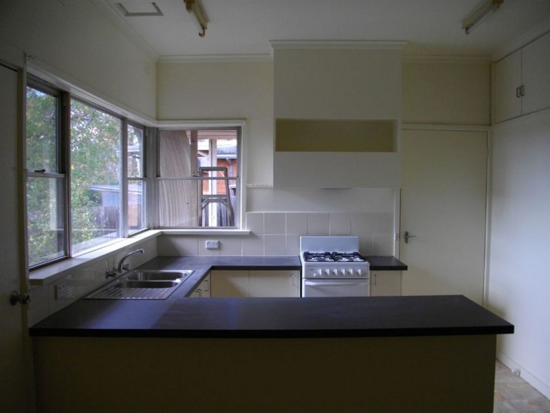 1 Newton Grove, Glen Waverley VIC 3150