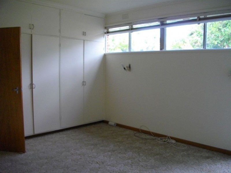 1 Newton Grove, Glen Waverley VIC 3150