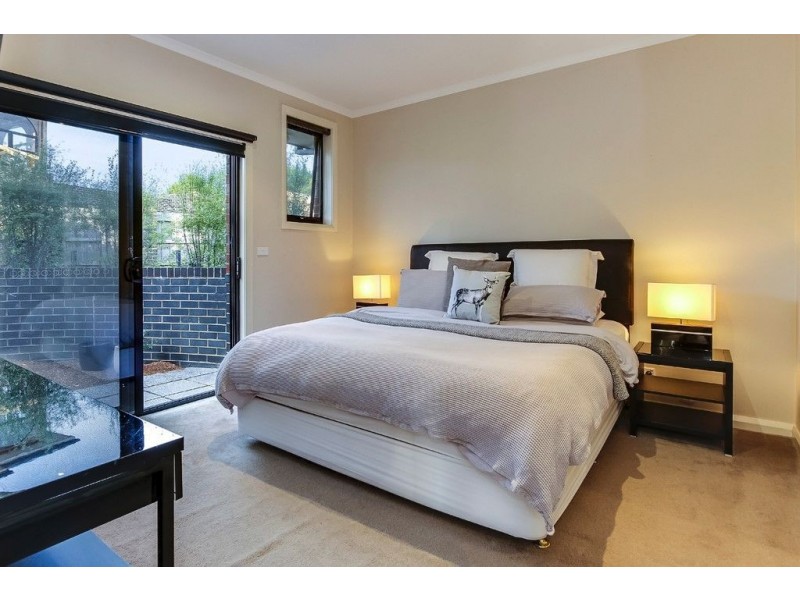 2/2 Salisbury Court, Glen Waverley VIC 3150