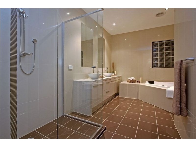 37 Medina  Road, Glen Waverley VIC 3150