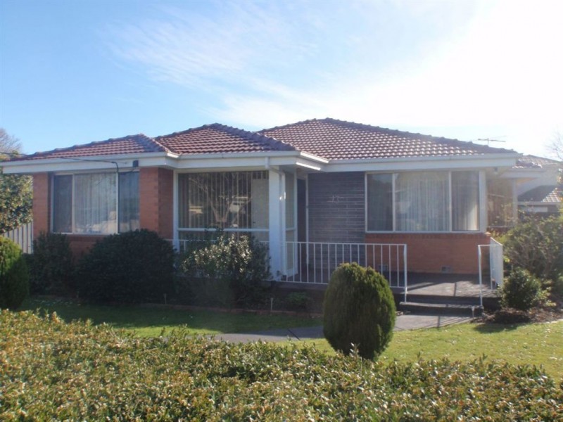 13 Johnson Drive, Glen Waverley VIC 3150