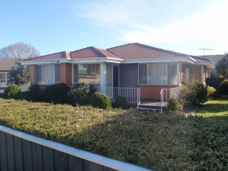 13 Johnson Drive, Glen Waverley VIC 3150