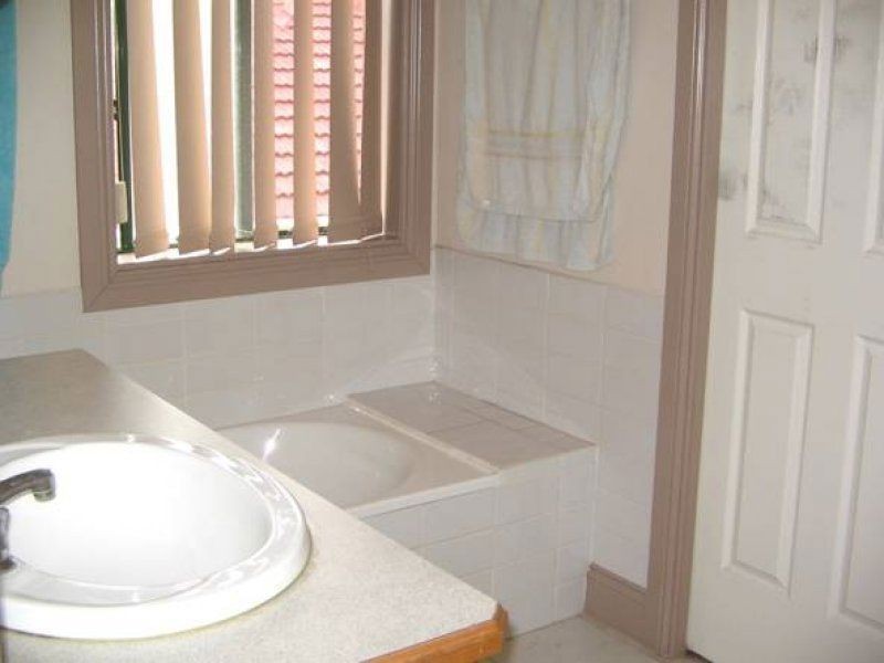 2/13A Montana Avenue, Mulgrave VIC 3170