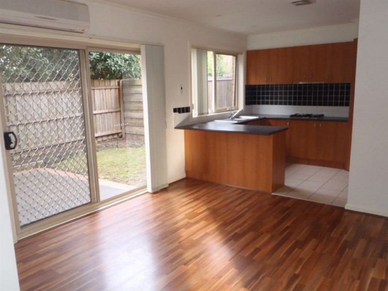 4/1340 High Street Road, Wantirna South VIC 3152