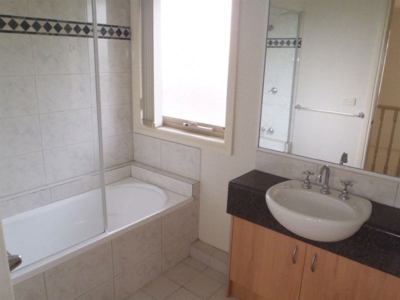 4/1340 High Street Road, Wantirna South VIC 3152