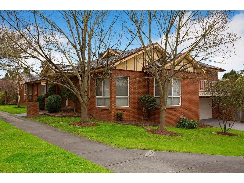 37 Rowitta Drive, Glen Waverley VIC 3150