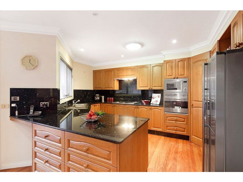 37 Rowitta Drive, Glen Waverley VIC 3150