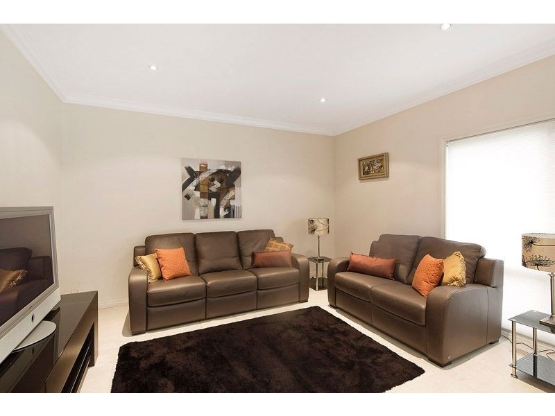 37 Rowitta Drive, Glen Waverley VIC 3150