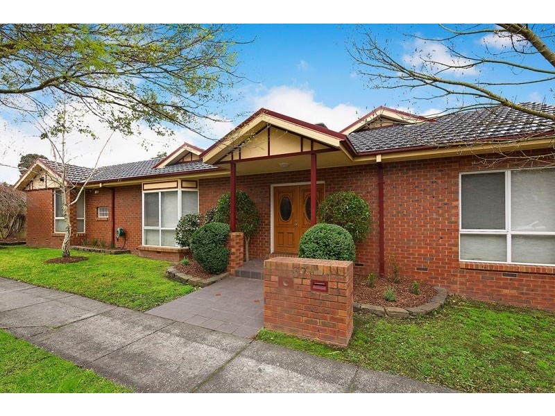 37 Rowitta Drive, Glen Waverley VIC 3150