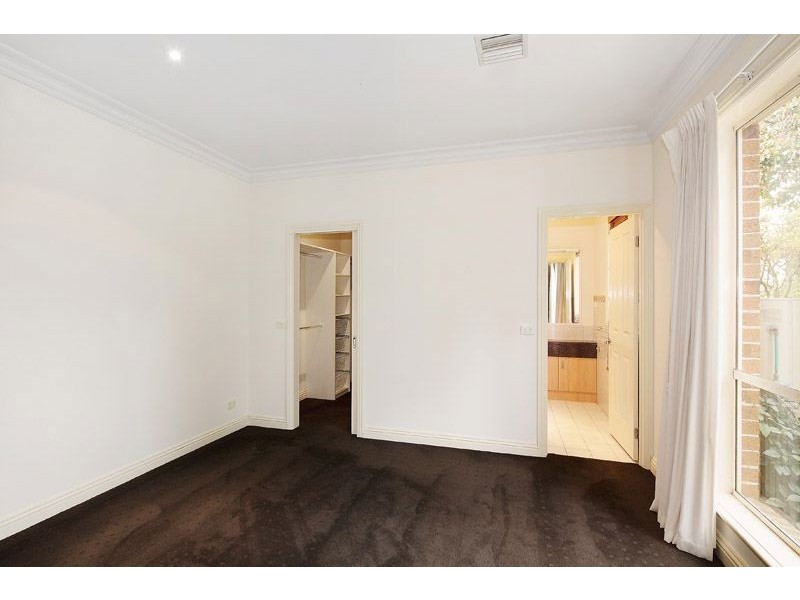 2/547-555 High Street Road, Mount Waverley VIC 3149