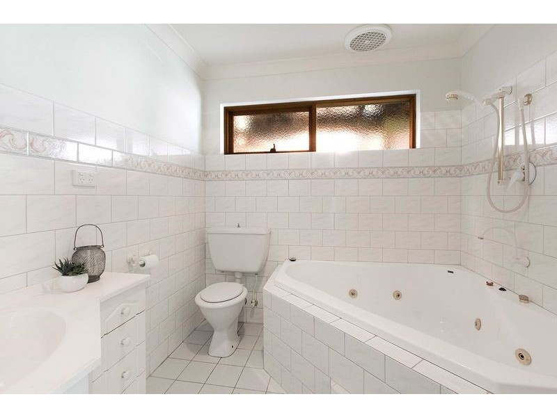 1 Solway Drive,, Glen Waverley VIC 3150