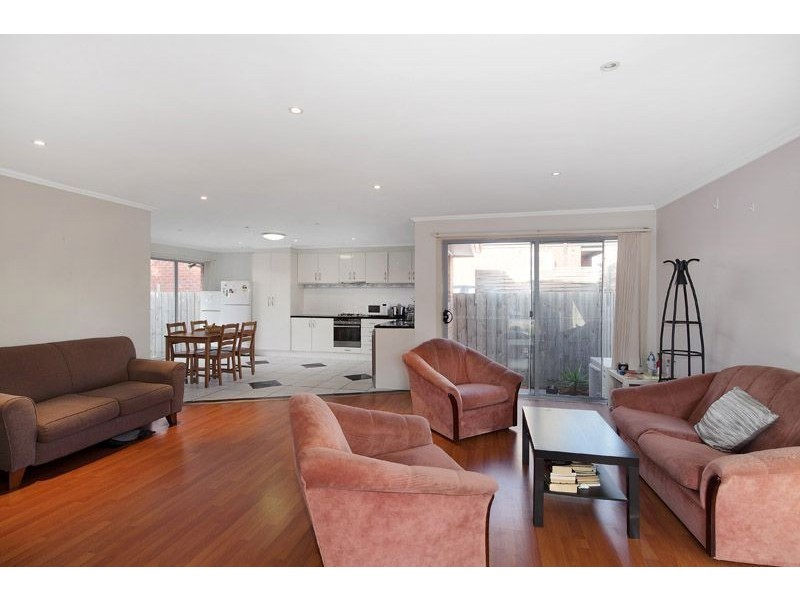 2/11 Melaleuca Drive, Glen Waverley VIC 3150