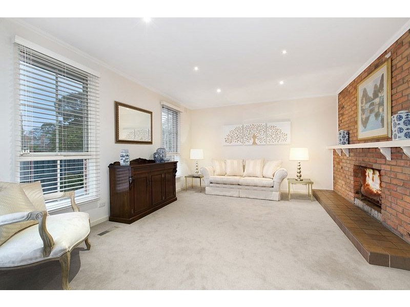 33 Strickland Drive, Wheelers Hill VIC 3150