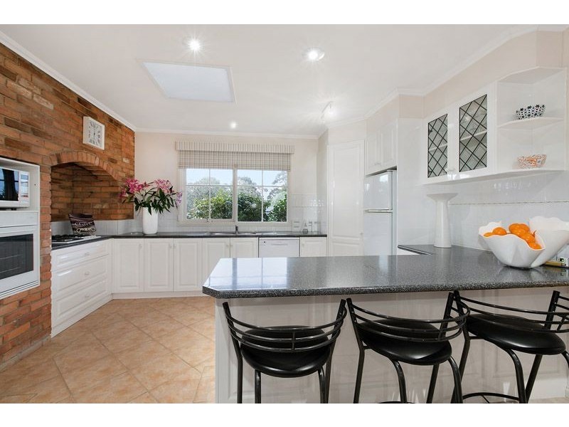 33 Strickland Drive, Wheelers Hill VIC 3150