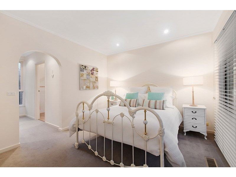 33 Strickland Drive, Wheelers Hill VIC 3150