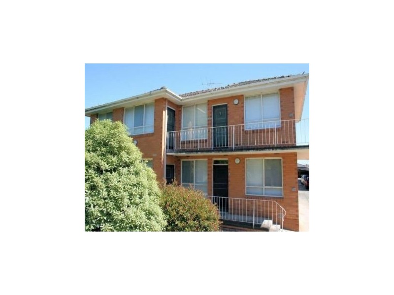 2/36 Woornack Road, Carnegie VIC 3163