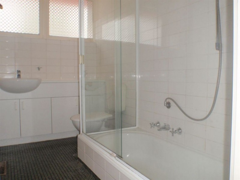 23 Greenways Road, Glen Waverley VIC 3150