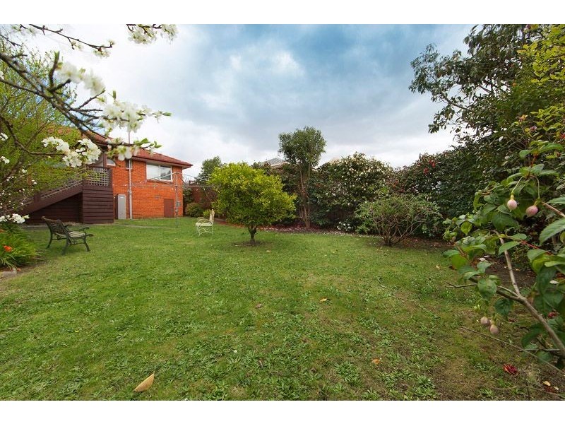 17 Davis Street, Burwood East VIC 3151