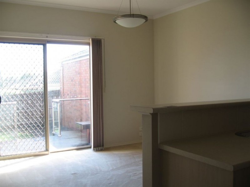 1 St Laurent Rise, Knoxfield VIC 3180