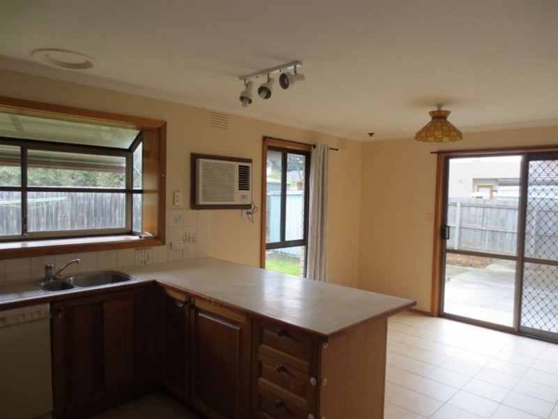 8 Shield Court, Glen Waverley VIC 3150