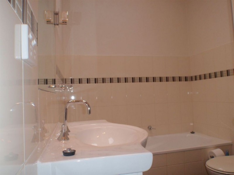 1/4 Mortimer Street, Huntingdale VIC 3166