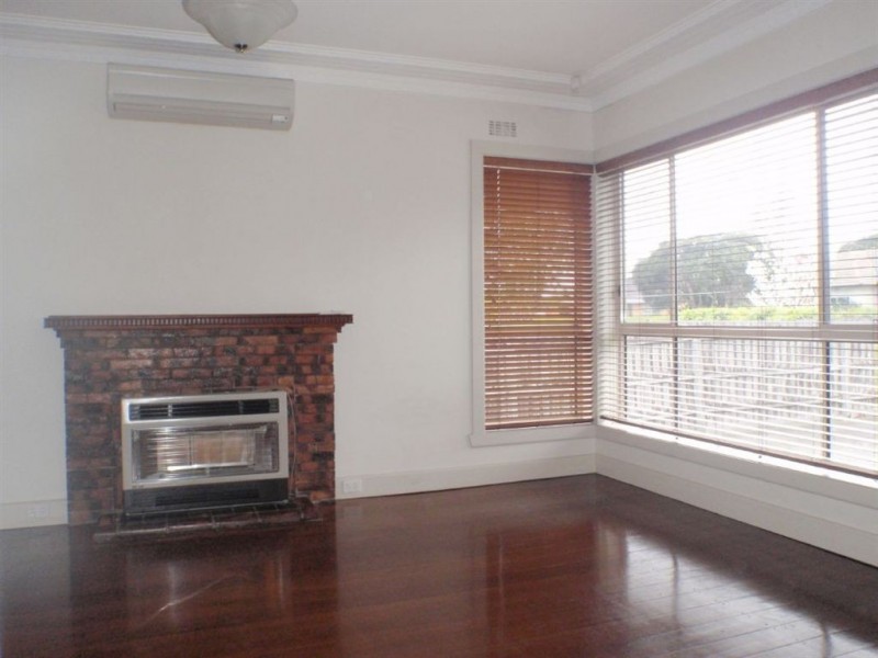 1/4 Mortimer Street, Huntingdale VIC 3166