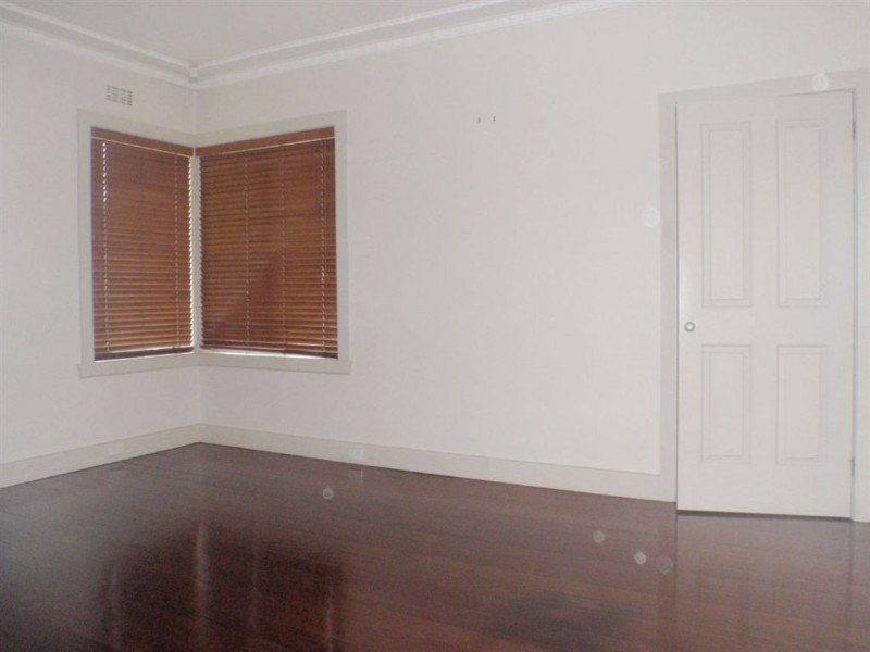 1/4 Mortimer Street, Huntingdale VIC 3166