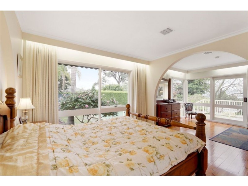 1 Gwingana Crescent, Glen Waverley VIC 3150