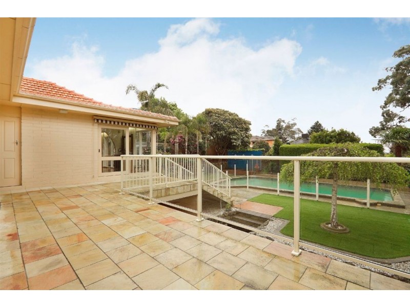 1 Gwingana Crescent, Glen Waverley VIC 3150