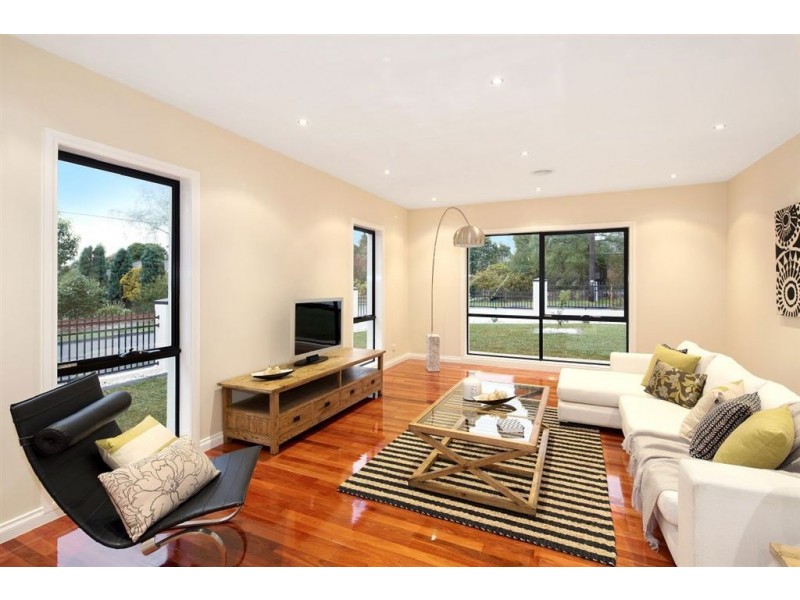 1 Burramine Road, Glen Waverley VIC 3150