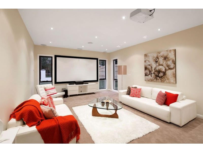 1 Burramine Road, Glen Waverley VIC 3150