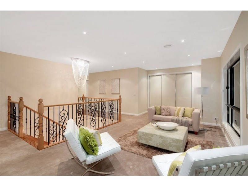 1 Burramine Road, Glen Waverley VIC 3150