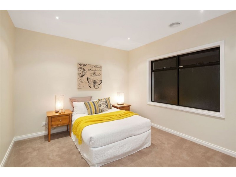 1 Burramine Road, Glen Waverley VIC 3150