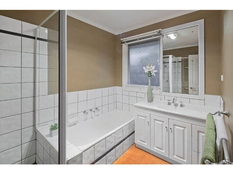 6 Chapman Boulevard, Glen Waverley VIC 3150