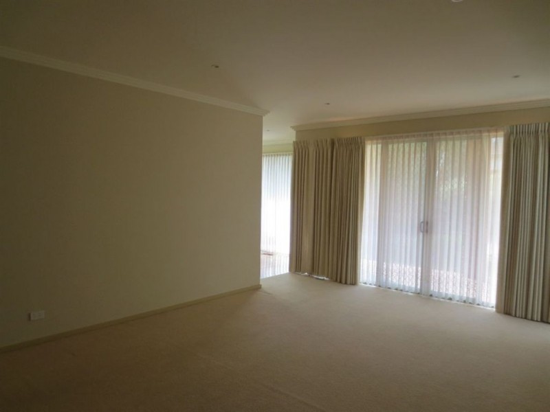 10 Lakeview Court, Glen Waverley VIC 3150